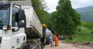 Започети радови на асфалтирању локалних путева у општини Рудо