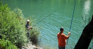 Обавјештење СРД ,, Језеро“ Рудо о цијени риболовних дозвола за 2015. годину